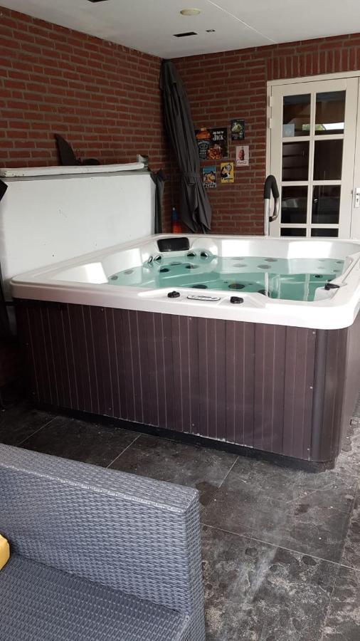 Het Gildehuis Met Sauna En Jacuzzi Stevensweert Zewnętrze zdjęcie