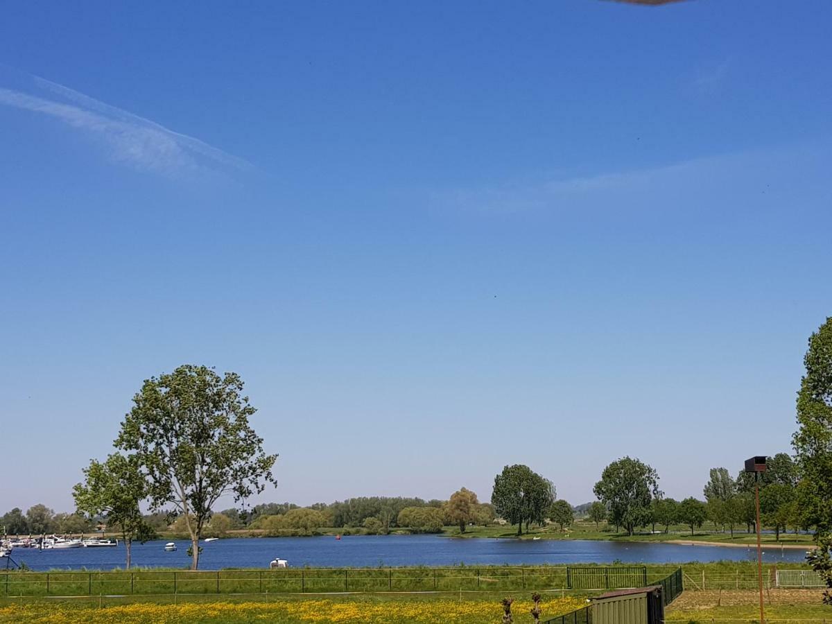 Het Gildehuis Met Sauna En Jacuzzi Stevensweert Zewnętrze zdjęcie